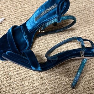 Tamara Mellon
Velvet Crystal Embellishment Sandals Pillow Top
Size: 9 | IT 39